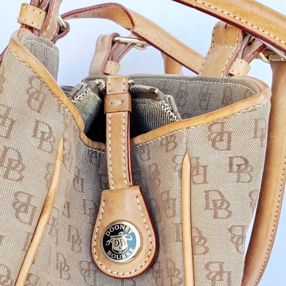 Dooney & Bourke Signature Satchel Ba - Picture 7 of 9